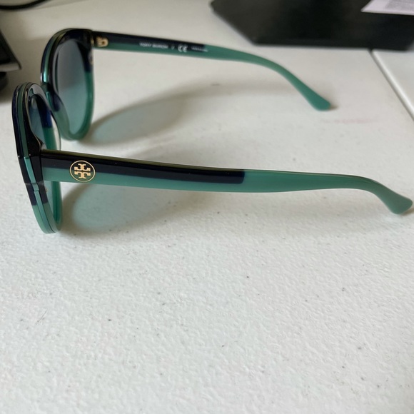 Tory Burch Sunglasses - Picture 3 of 5